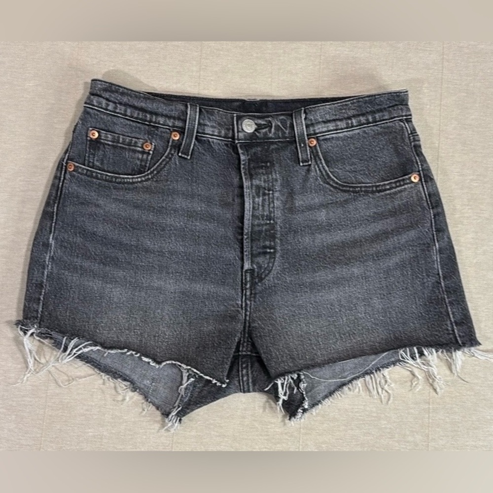 Levi’s 501 Black Denim Cutoff Shorts Button Fly Frayed Hem W29